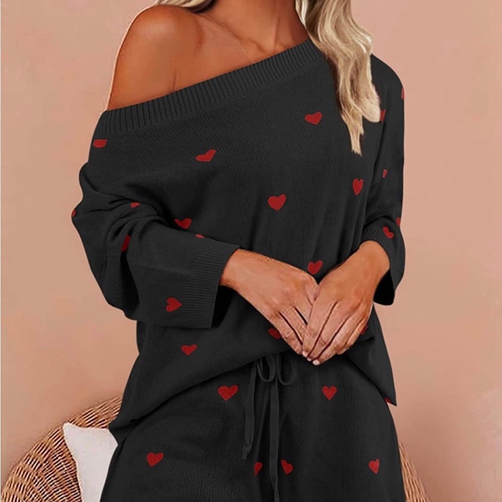Matching 2 piece Off Shoulder Lounge Set